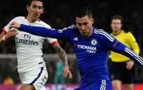 Hazard bị fan Chelsea la ó vì đổi áo giữa giờ nghỉ