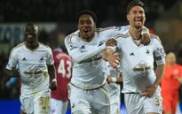 Arsenal nhắm sao Swansea thay thế Per Mertesacker