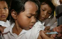 Indonesia tái tiêm chủng cho trẻ em sau vụ bê bối vaccine giả