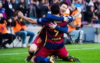 Atletico Madrid "chấp" 2 người, Barcelona ngược dòng ngoạn mục