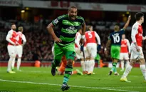 Arsenal 1-2 Swansea: Pháo thủ tự bắn vào chân mình