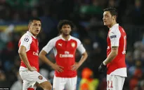 Đá sòng phẳng với Barcelona, Arsenal lại ngẩng cao đầu rời giải