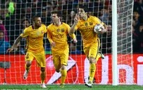 Barcelona 2-1 A.Madrid: "Ngáo ộp" Suarez bắt vía đội khách