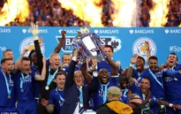 Cảm xúc dâng trào khi Leicester City nâng cúp vô địch Ngoại hạng Anh