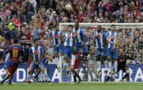 Barcelona 5-0 Espanyol: Tam tấu MSN hủy diệt derby Catalan