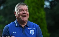 Tân HLV ĐTQG Anh Sam Allardyce xin lỗi vì quá... nhăn nhở