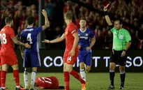 Fabregas xin lỗi vì tắc bóng ác ý với tân binh Liverpool