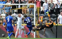 Leicester City thua sấp mặt trong ngày ra quân: Bão về!