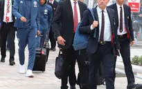 Man Utd buồn như "mất sổ gạo" trở về Old Trafford sau trận thua muối mặt