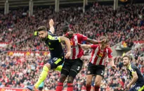Sunderland 1-4 Arsenal: Giroud, Sanchez "rủ nhau" tỏa sáng, Pháo thủ chiếm đóng ngôi đầu