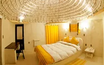 Khó tin khách sạn làm từ... 10.500 tấn muối