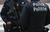 Pháp bắt giữ 2 cảnh sát Bỉ chở người di cư xuyên biên giới