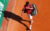 Djokovic bất ngờ bị loại ngay ngày ra quân tại Monte Carlo Masters