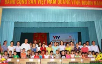 Quỹ tấm lòng Việt - Đài THVN tặng 12 tivi cho trường Mầm non Bùi Hữu Diện, tỉnh Thái Bình