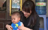 Cặp lá yêu thương: Ca sĩ Nhật Thủy mua quà tặng trẻ em nghèo tỉnh Khánh Hòa