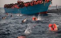 Thêm hàng trăm người mất tích do lật thuyền trên Địa Trung Hải