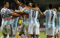 Vắng Messi, Argentina hòa hú vía và mất ngôi đầu
