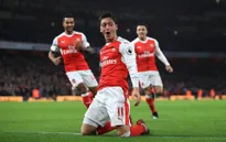 Vòng 15 Ngoại hạng Anh: Ngược dòng thành công, Arsenal tạm chiếm ngôi đầu