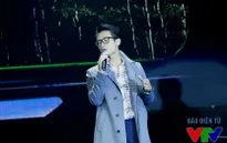 Hà Anh Tuấn khoe vẻ lãng tử trên sân khấu Giai điệu tự hào