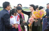 Chủ tịch Quốc hội gặp mặt cộng đồng người Việt Nam tại Campuchia