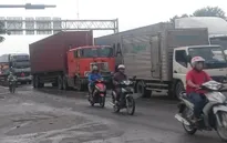 Đề xuất lập tổ công tác 24/24 để giảm ùn tắc cảng Cát Lái