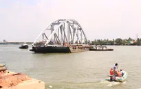 Các nhịp cầu Ghềnh mới đã được đưa vào vị trí