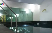 Bể bơi cao cấp lấy nước từ... Địa Trung Hải