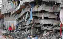 Sống sót kỳ diệu sau 6 ngày bị kẹt trong vụ sập nhà ở Kenya