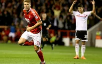 "Thánh" Bendtner ghi bàn đầu tiên tại Anh sau... 1000 ngày
