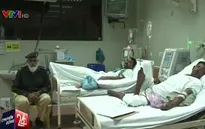Bác sỹ điều trị miễn phí cho bệnh nhân nghèo tại Pakistan
