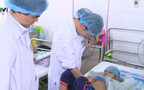 Ước mong về nhà của cậu bé bị ung thư một mình trong bệnh viện