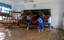 Hỗ trợ 400 triệu đồng mua sách vở cho học sinh vùng lũ Bình Định