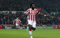 Vòng 10 Ngoại hạng Anh: Bony lập cú đúp, Stoke nhẹ nhàng vượt qua Swansea
