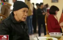 Cận cảnh bữa ăn của bệnh nhân ung thư trong bệnh viện