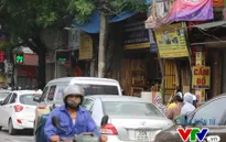 Ngộp thở vì bụi, mùi sơn từ các xưởng mộc trên đường La Thành