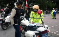 Ngày 1/2, xử phạt 102 người đi bộ phạm luật