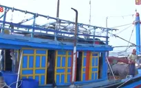 Cứu nạn thành công tàu cá cùng 10 ngư dân trôi dạt trên biển
