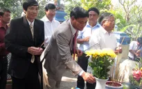 Dâng hương tưởng niệm những người có công xây đập Đồng Cam