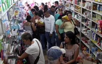 Venezuela: Hàng trăm nghìn người dân đổ xô qua biên giới mua thực phẩm