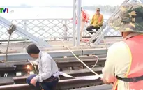 Bắt đầu công tác trục vớt nhịp cầu Ghềnh