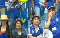 Cổ động viên QNK Quảng Nam tạo nét đẹp trong phong cách cổ vũ