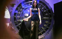 "Đột nhập" hậu trường cực chất của show thời trang Chanel