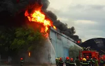 Cháy lớn thiêu rụi Nhà văn hóa Thiếu nhi tỉnh Điện Biên