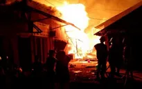 Hỏa hoạn thiêu rụi 40 kiốt tại Lâm Đồng