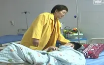 Côn đồ ngang nhiên xông vào bệnh viện, chém đứt gân tay người bệnh