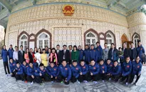 ĐT Futsal thăm Đại sứ quán Việt Nam tại Uzbekistan