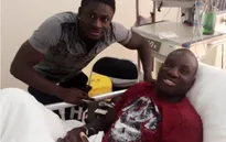 Demba Ba tha thứ cho hậu vệ Trung Quốc sau pha gãy chân ghê rợn
