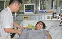 Thiếu 50 triệu, người phụ nữ đứng trước nguy cơ tử vong vì bệnh nhược cơ