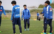 Công Phượng tập luyện cùng các đồng đội Nhật Bản