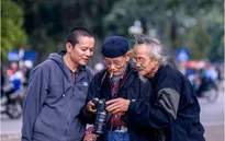 Gặp gỡ cụ ông 85 tuổi có biệt danh "vua Hồ Gươm"